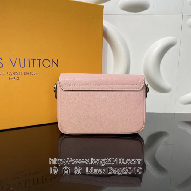 Louis Vuitton新款女包 M58555 路易威登Lockme Tender手袋 LV粉色粒面小牛皮单肩斜挎女包  ydh4205